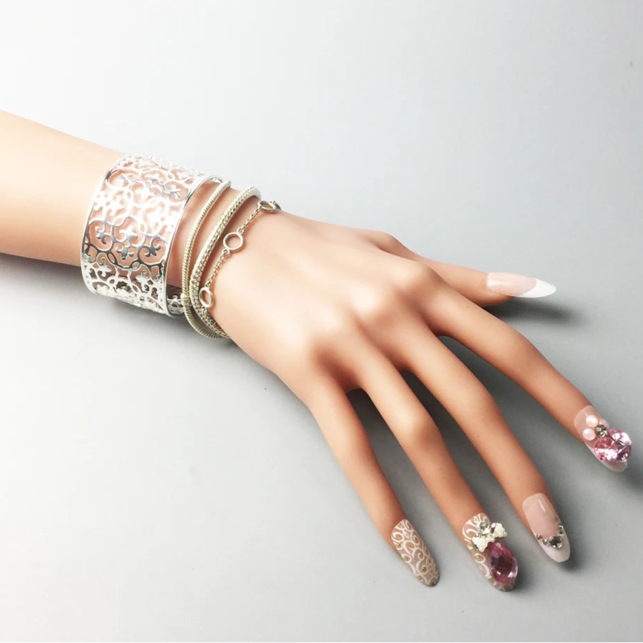 Bangles Arabesque Ornaments